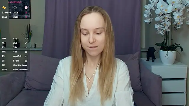 Snapshot of SoonMoor chatting on March 13, 6:47 pm SoonMoor online show from March 13, 6:47 pm