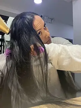 TiffanyyLam online show from October 8, 11:19 am