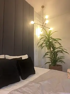 TiffanyyLam online show from November 6, 11:22 am