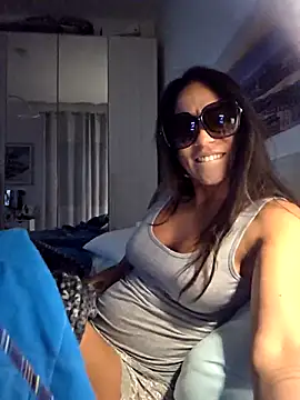 Snapshot of sexy7883 chatting on October 4, 7:12 pm sexy7883 online show from October 4, 7:12 pm