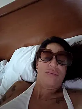 Snapshot of sexy7883 chatting on October 11, 7:18 am sexy7883 online show from October 11, 7:18 am