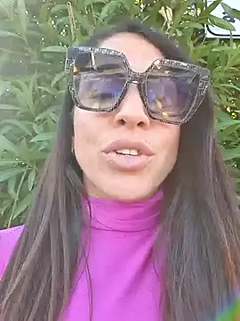 Snapshot of sexy7883 chatting on October 27, 1:37 pm sexy7883 online show from October 27, 1:37 pm