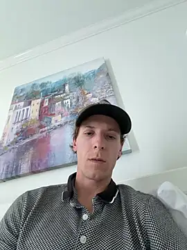 Snapshot of Badstepson33 chatting on February 11, 9:09 pm Badstepson33 online show from February 11, 9:09 pm