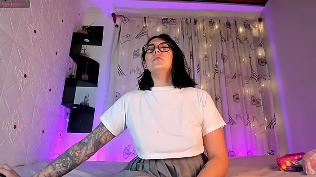 LolaXXXperience online show from February 4, 11:27 am