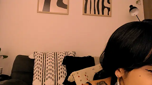Snapshot of lanzybloom chatting on October 8, 2:53 am lanzybloom online show from October 8, 2:53 am