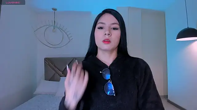 LaurentConnor online show from February 6, 3:44 am