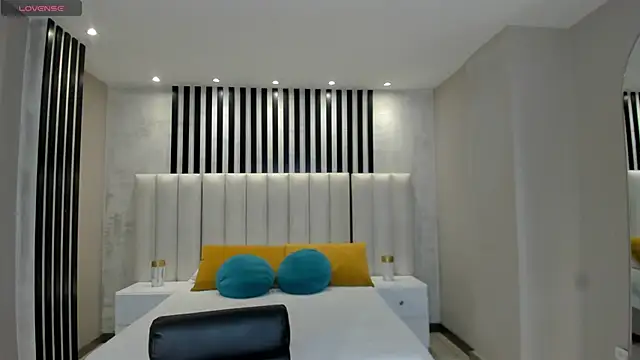 MayaMoretti  online show from February 1, 3:16 am