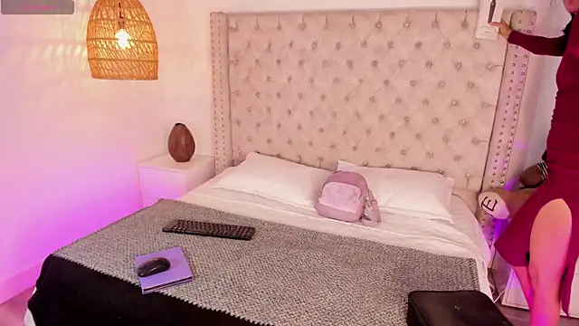 AdharaMancinii online show from October 8, 12:03 pm