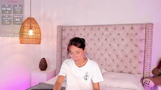 AdharaMancinii online show from October 25, 12:02 pm