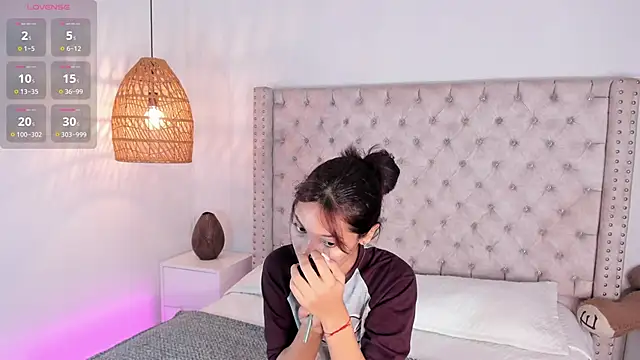 AdharaMancinii online show from October 30, 12:50 pm