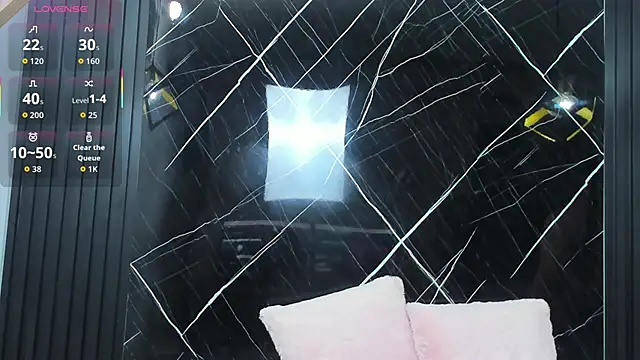 Snapshot of LexaLust chatting on November 16, 11:16 am LexaLust online show from November 16, 11:16 am