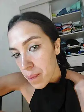 Lina Bedoya online show from September 13, 8:58 am