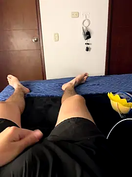 Snapshot of liamty_luxor chatting on October 30, 3:41 am liamty luxor online show from October 30, 3:41 am