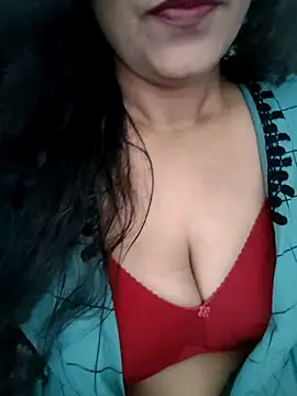 Snapshot of Deepa_Sharma143 chatting on May 4, 2:07 am Deepa Sharma143 online show from May 4, 2:07 am