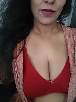Deepa Sharma143 online show from June 19, 1:43 am