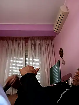 Snapshot of estrogeni chatting on November 24, 7:30 am estrogeni online show from November 24, 7:30 am