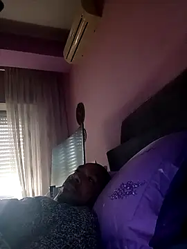 Snapshot of estrogeni chatting on March 28, 8:14 am estrogeni online show from March 28, 8:14 am