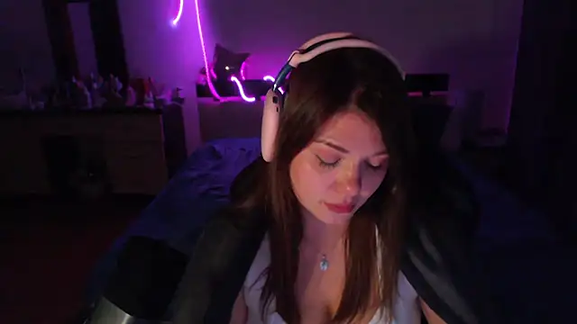 NutsGilmore online show from November 2, 3:25 pm