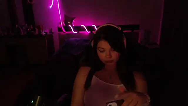 NutsGilmore online show from November 4, 5:01 pm