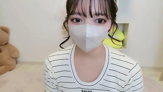 JP Momo o0 online show from November 9, 11:30 am