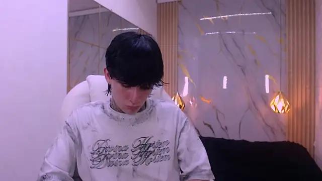 Iantwink18 online show from March 12, 5:02 am