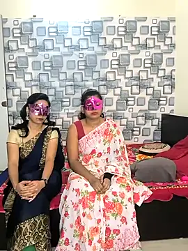 Family02 online show from December 18, 5:08 pm