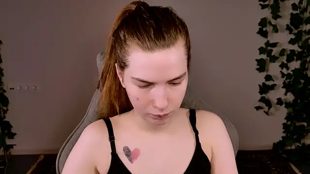 AliceCUNTach online show from January 11, 5:12 am