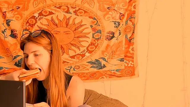 AliceCUNTach online show from June 10, 5:07 am