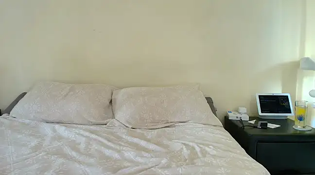 aussiepeaches online show from January 7, 1:28 am