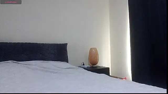 aussiepeaches online show from February 6, 1:49 am