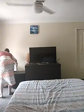 aussiepeaches online show from September 22, 12:23 am