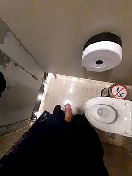 Snapshot of winter0cold_ chatting on October 13, 9:31 am winter0cold  online show from October 13, 9:31 am