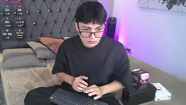 SamuFOXXX online show from October 10, 8:30 pm