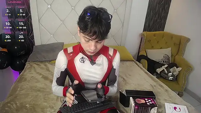 SamuFOXXX online show from October 13, 8:31 pm