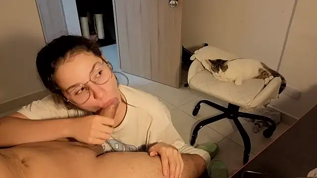 0ne 0f 0ne online show from December 2, 3:01 am