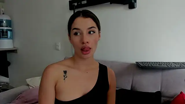 Snapshot of 0ne_0f_0ne chatting on July 1, 5:56 pm 0ne 0f 0ne online show from July 1, 5:56 pm