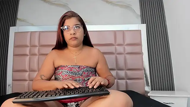 JuliaClose online show from September 12, 2:55 am