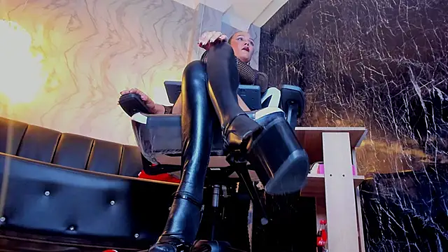 Nicollemillf online show from September 25, 10:13 pm