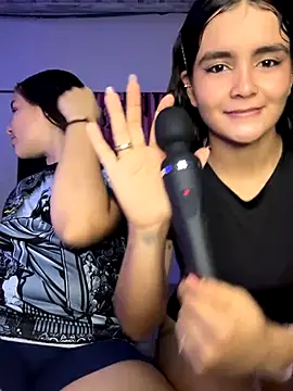 Snapshot of Ashley_and_Zoe chatting on September 27, 10:48 pm Ashley and Zoe online show from September 27, 10:48 pm