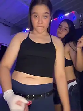 Snapshot of Ashley_and_Zoe chatting on October 16, 11:06 pm Ashley and Zoe online show from October 16, 11:06 pm