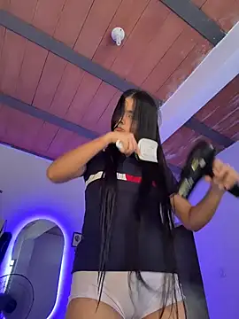 Snapshot of Ashley_and_Zoe chatting on November 29, 4:32 pm Ashley and Zoe online show from November 29, 4:32 pm