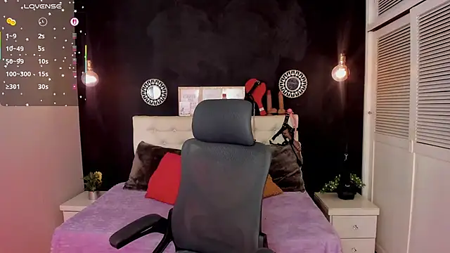 Snapshot of Eva_hot_1 chatting on April 11, 7:51 pm Eva hot 1 online show from April 11, 7:51 pm