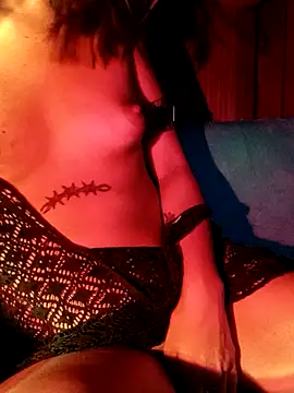 malvinaAAA online show from December 5, 2:20 am