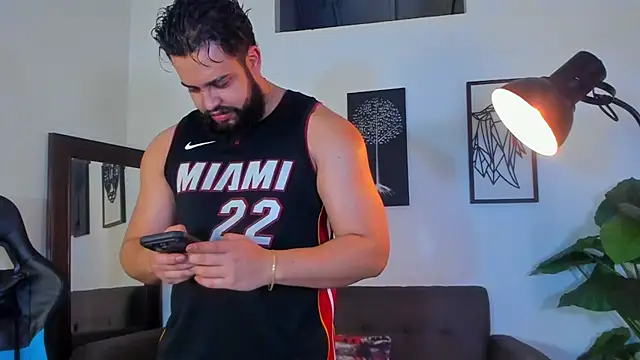 Justin kingX7 online show from June 11, 5:49 am