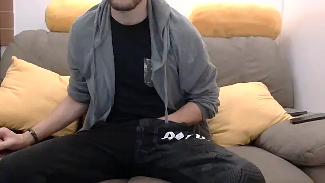 Amicisegreti online show from December 16, 6:29 am