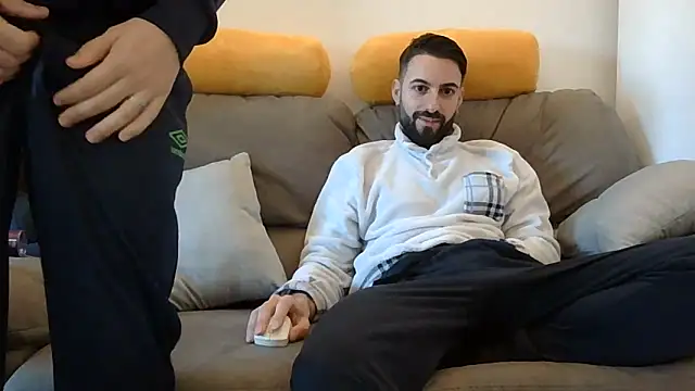 Amicisegreti online show from March 25, 6:30 am