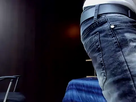 Snapshot of adrian_ray chatting on February 21, 5:58 pm adrian ray online show from February 21, 5:58 pm