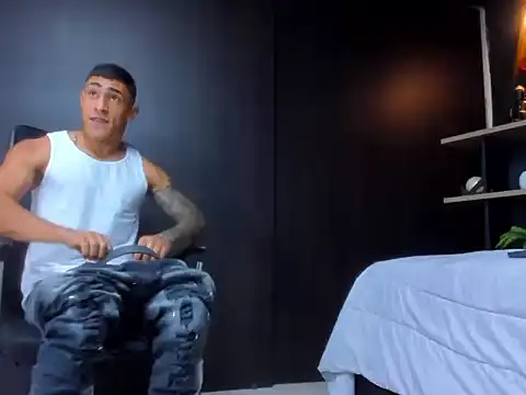 Snapshot of adrian_ray chatting on February 26, 11:42 am adrian ray online show from February 26, 11:42 am