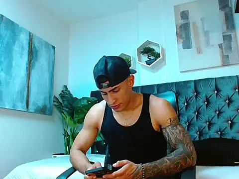 Snapshot of adrian_ray chatting on February 28, 5:47 pm adrian ray online show from February 28, 5:47 pm