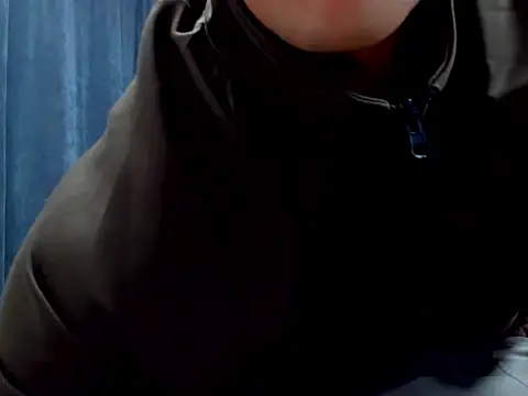 Snapshot of adrian_ray chatting on March 3, 11:49 am adrian ray online show from March 3, 11:49 am